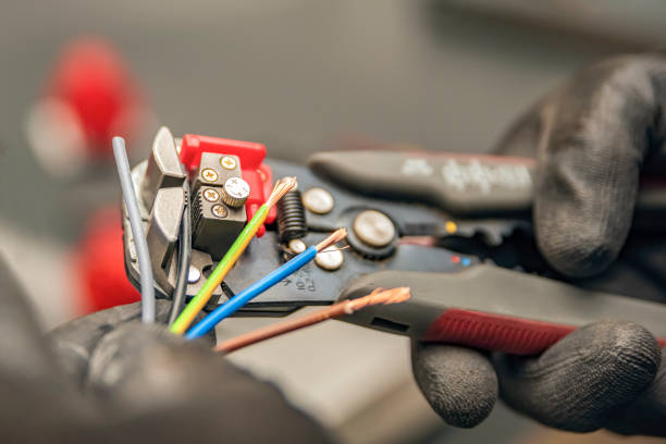 Best Emergency Electrical Repair  in Hurricane, WV